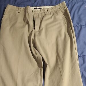Dockers Men's Khaki Chinos